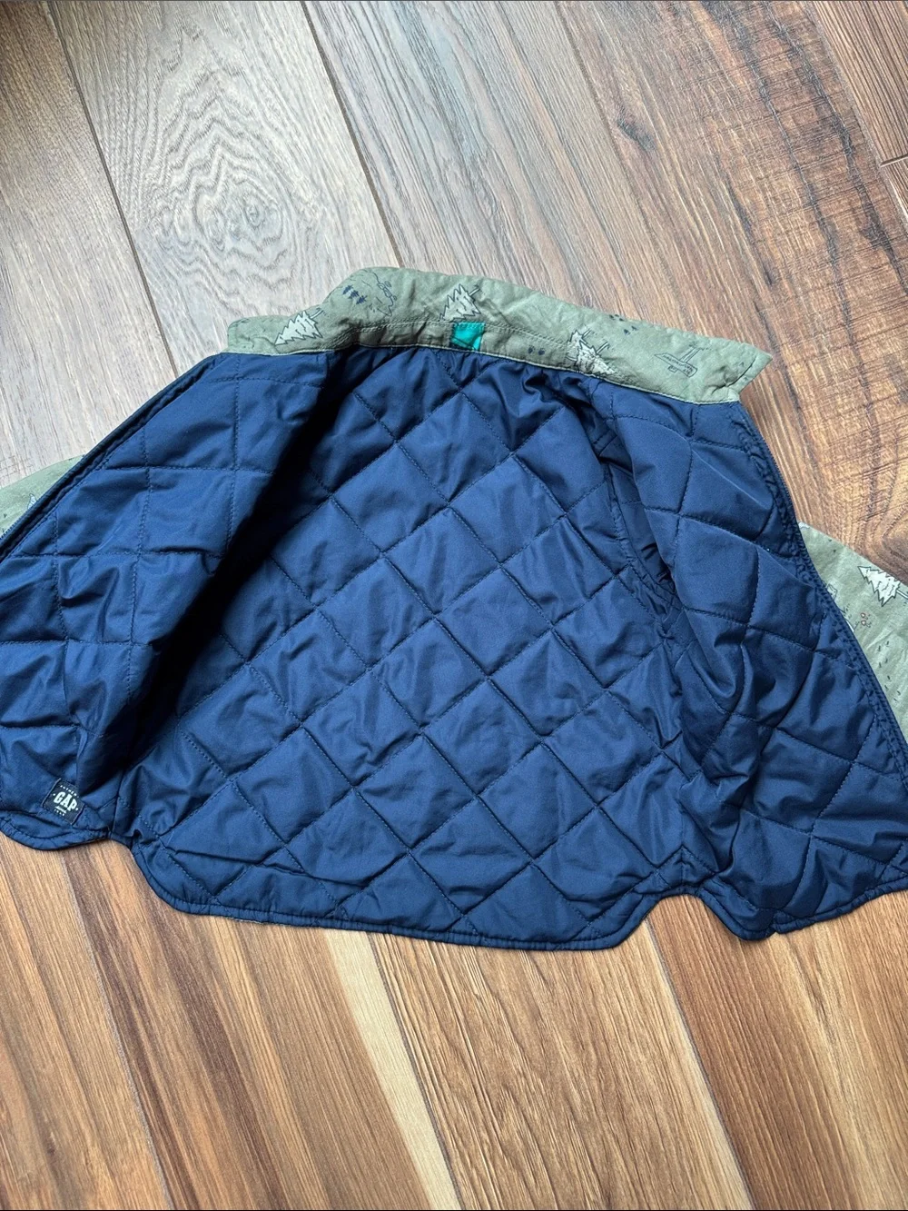 GAP Olive Green Quilted Puffer Jacket with Camp Print